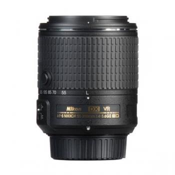 Nikon AF-S DX 17-55mm F/2.8G